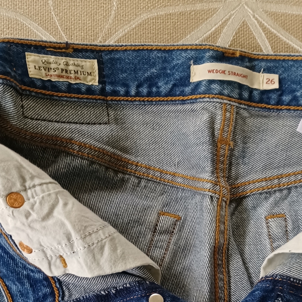 Levi's Premium Wedgie Straight Denim - Picture 13 of 15